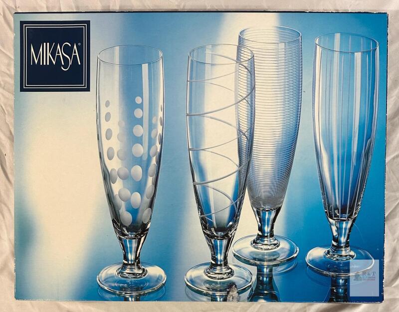 Mikasa Cheers Pilsner Glass Set of 4 with Unique Etched Patterns- AS NEW