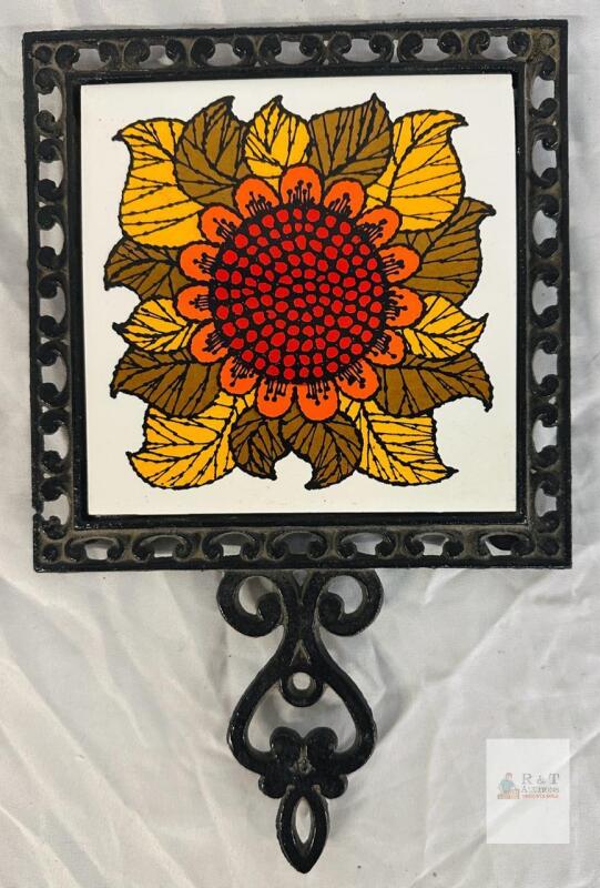 Holt Howard 5063 Sunflower Ceramic Tile in Cast Iron Frame