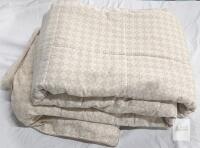 Clean twin comforter