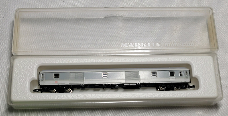 Marklin Mini-Club Z Gauge Long Silver DB Express Train Passenger Baggage Car in Case